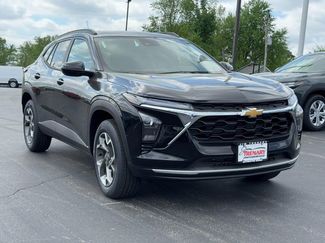 New 2026 Chevrolet Trax LT w/ Driver Confidence Package FWD video 2