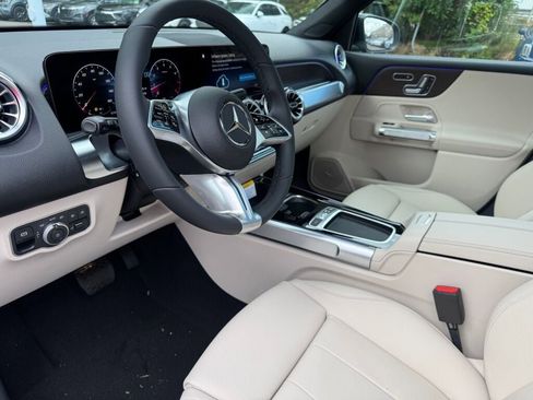New 2026 Mercedes-Benz GLB 250 4MATIC image 9