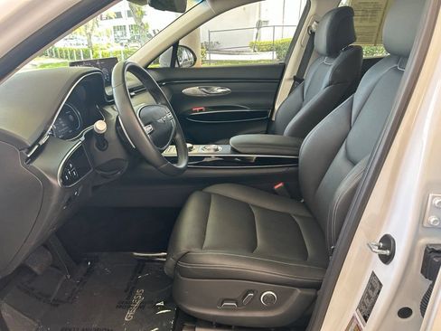 Used 2025 Genesis GV70 2.5T AWD/4WD image 6