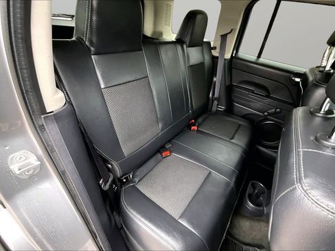 Used 2017 Jeep Patriot Sport image 17