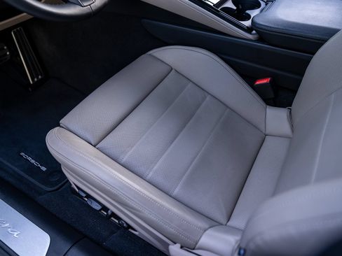 Certified 2025 Porsche Panamera image 41