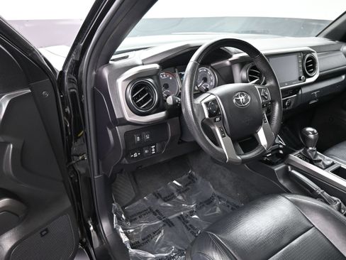Used 2023 Toyota Tacoma Limited w/ Nightshade Package AWD/4WD image 12
