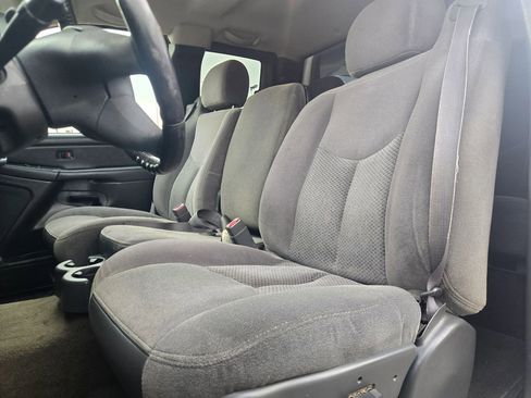 Used 2007 Chevrolet Silverado 2500 LT w/ Heavy-Duty Power Package image 9