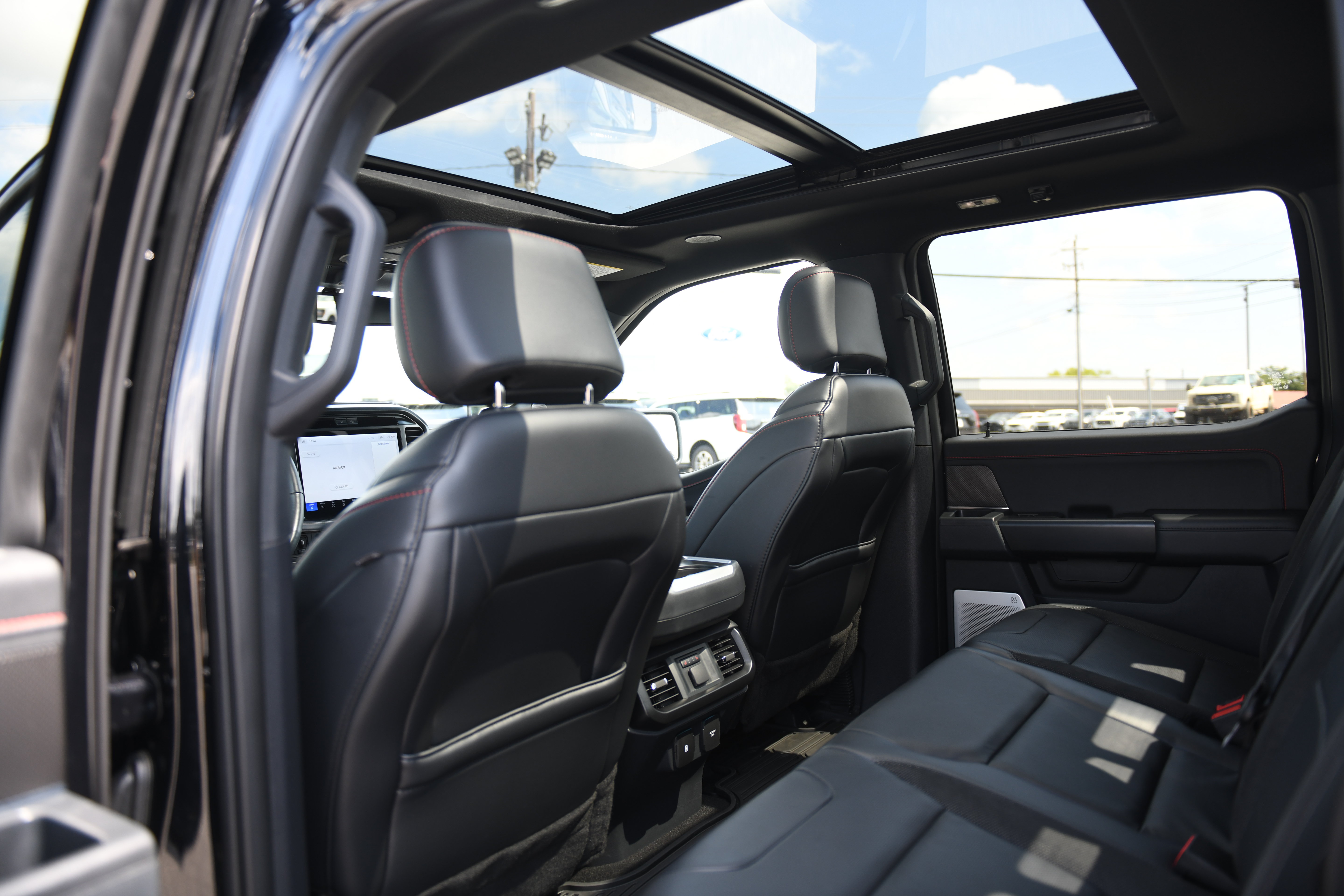 Used 2025 Ford F150 Raptor AWD/4WD image 12
