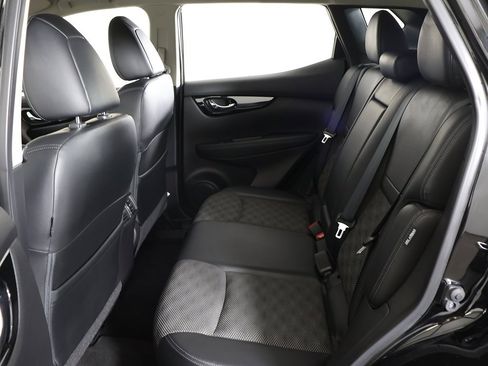 Used 2022 Nissan Rogue Sport SV w/ Technology Package image 33