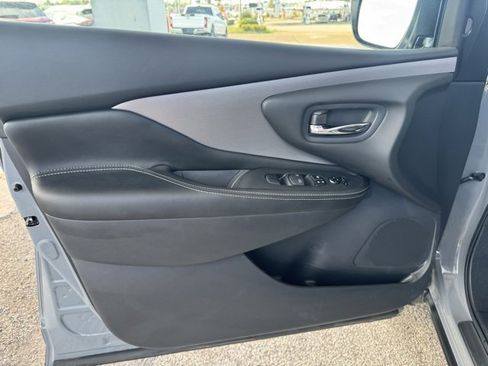 Used 2024 Nissan Murano SV w/ SV Midnight Edition Package image 18