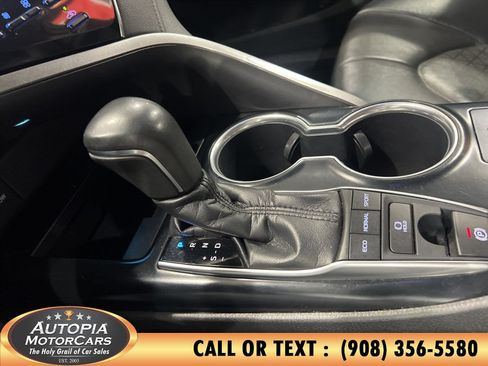 Used 2018 Toyota Camry XLE FWD image 31