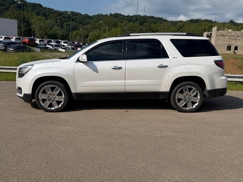 Used 2017 GMC Acadia Limited SLT AWD/4WD image 4