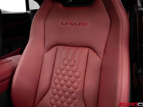 Used 2024 Lamborghini Urus S AWD/4WD image 42