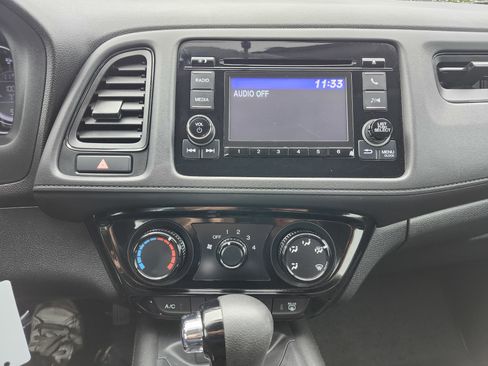 Used 2021 Honda HR-V LX image 28