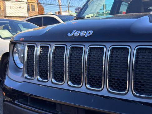 Used 2019 Jeep Renegade Limited w/ UConnect 8.4 Nav Group image 10