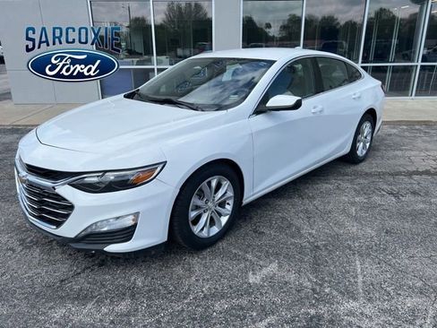 Used 2022 Chevrolet Malibu LT FWD image 1