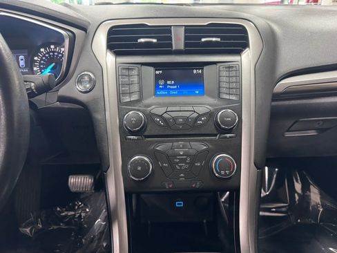 Used 2018 Ford Fusion SE AWD/4WD image 27
