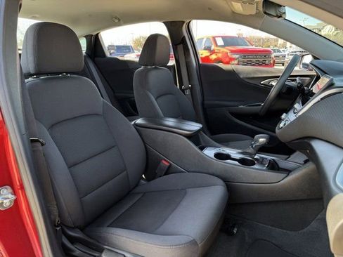 Used 2024 Chevrolet Malibu LT image 31