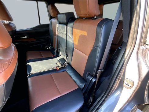 Used 2024 Lexus GX 550 w/ Accessory Package (Z1) image 17