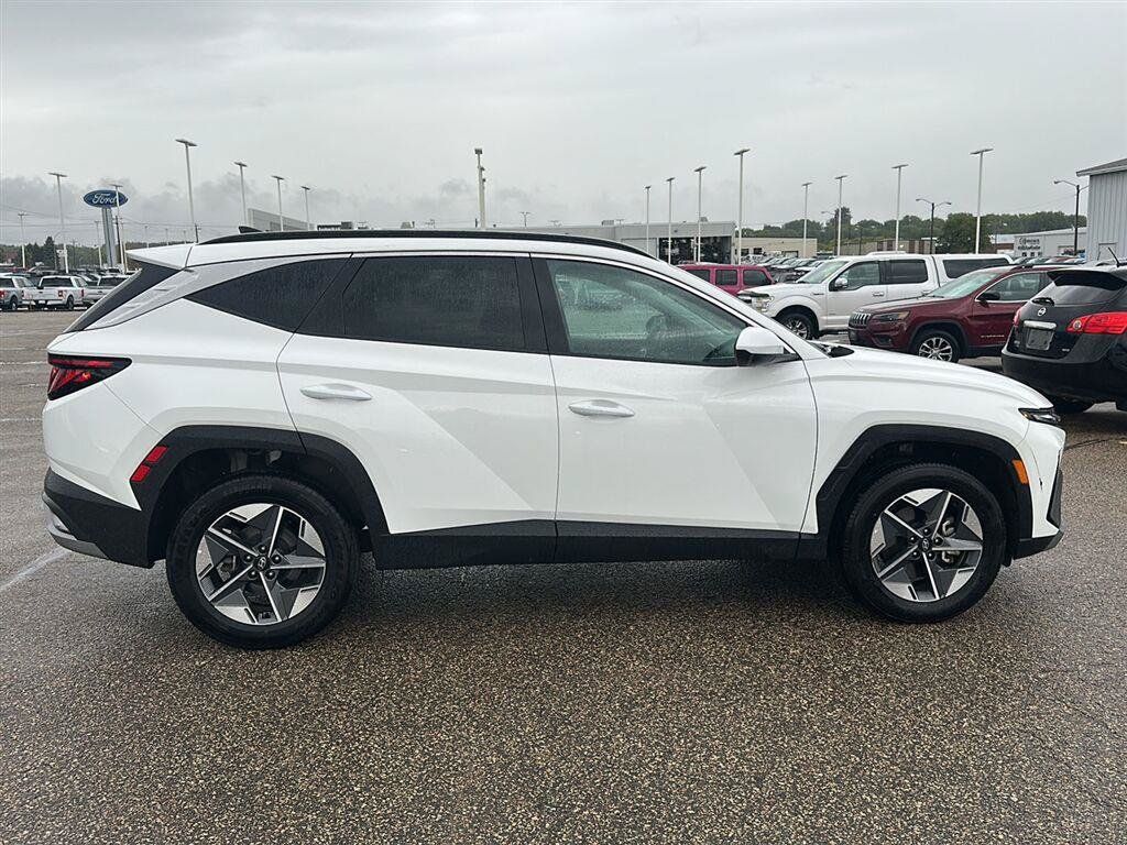 Certified 2025 Hyundai Tucson SEL AWD/4WD image 6