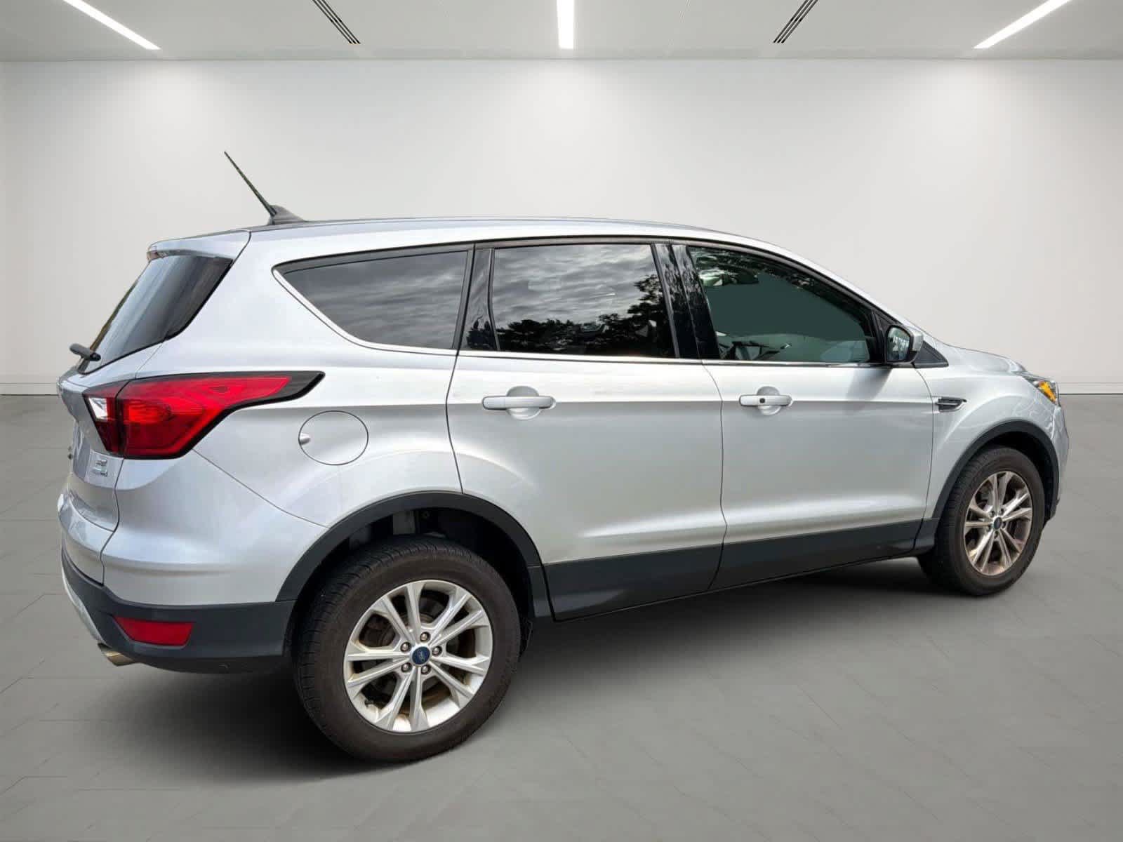 Used 2019 Ford Escape SE AWD/4WD image 4