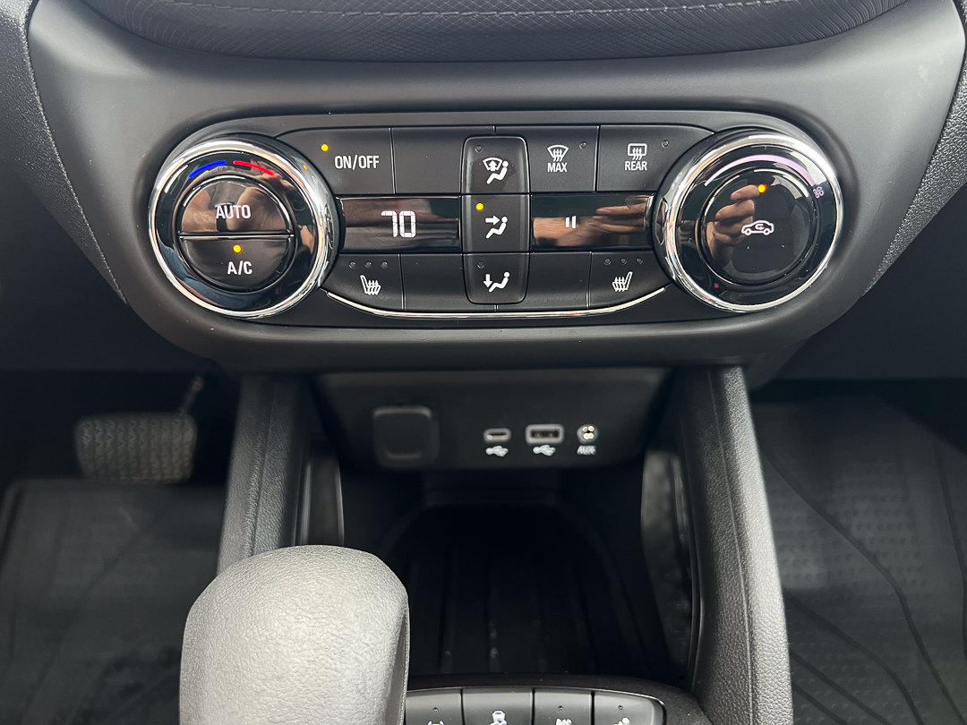 Used 2023 Chevrolet TrailBlazer LT w/ Convenience Package FWD image 21