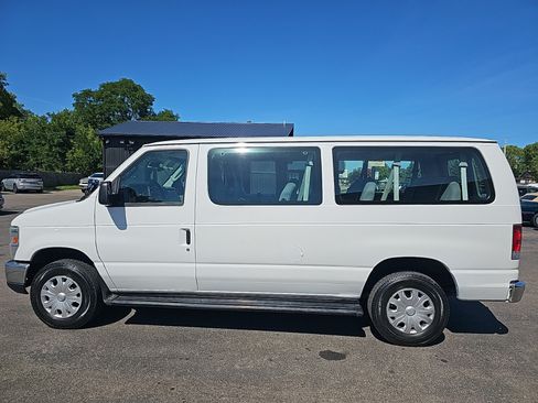 Used 2012 Ford E-350 and Econoline 350 XLT RWD image 7
