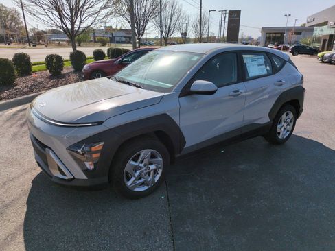 New 2026 Hyundai Kona SE FWD image 3