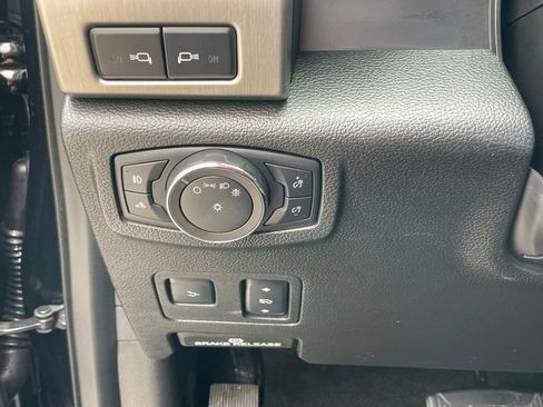 Used 2017 Ford F250 Platinum w/ Platinum Ultimate Package AWD/4WD image 12
