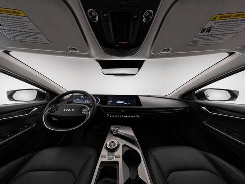 Certified 2024 Kia EV6 Wind AWD/4WD image 28