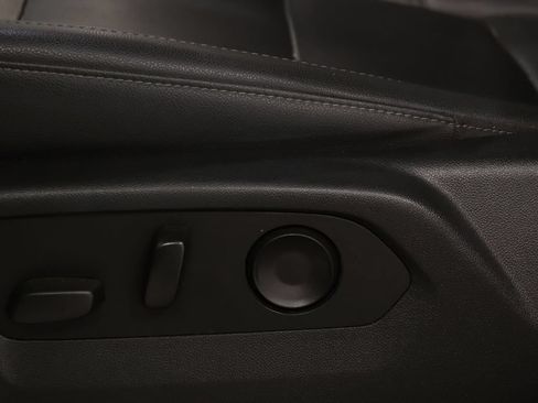 Used 2022 Chevrolet Silverado 1500 LT Trail Boss w/ Convenience Package II AWD/4WD image 17