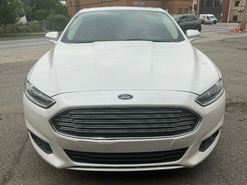 Used 2016 Ford Fusion SE w/ Equipment Group 202A FWD image 8