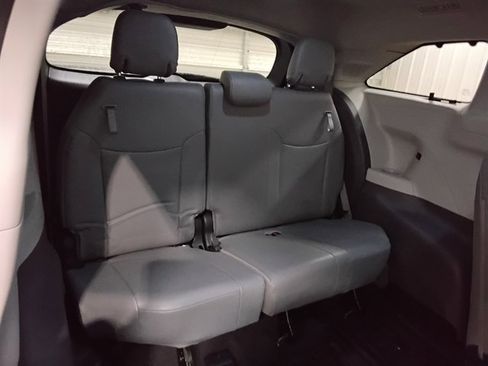 Used 2024 Toyota Sienna Limited AWD/4WD image 17