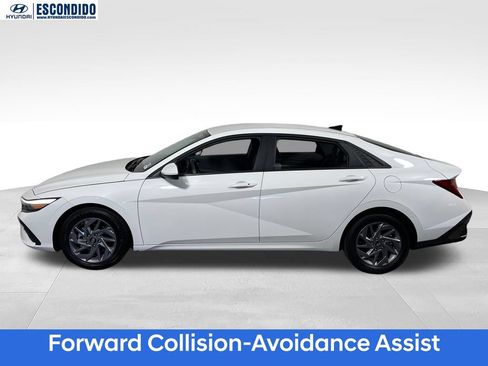 Certified 2026 Hyundai Elantra Hybrid FWD image 2
