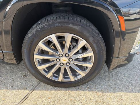 Used 2023 Chevrolet Traverse Premier image 23