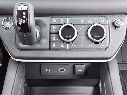 New 2024 Land Rover Defender 110 S image 18