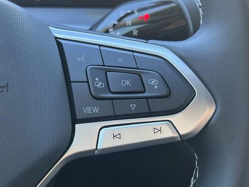 New 2026 Volkswagen Tiguan SE image 16