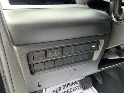 Used 2022 Mitsubishi Outlander SE image 12