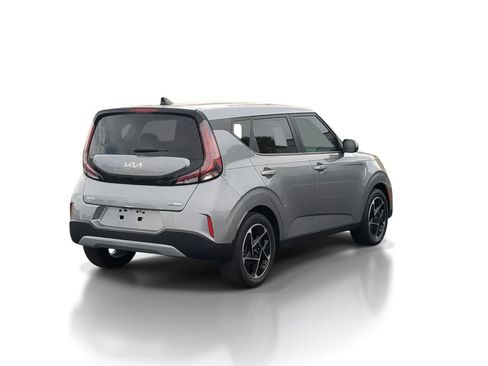 Used 2024 Kia Soul EX image 8