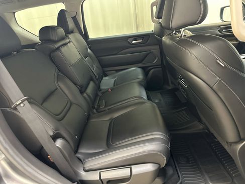 Certified 2025 Nissan Armada SV AWD/4WD image 19