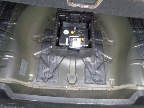 Used 2013 Buick LaCrosse FWD image 13