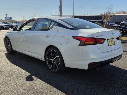 Used 2024 Nissan Altima 2.5 SR image 6