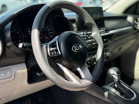 Used 2020 Kia Forte LXS FWD image 14