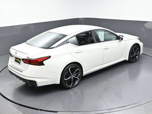 Used 2023 Nissan Altima 2.5 SR FWD image 41