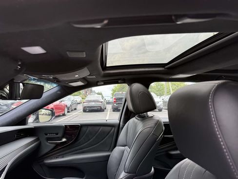 Used 2023 Lexus LS 500 AWD w/ Interior Upgrade Package image 20