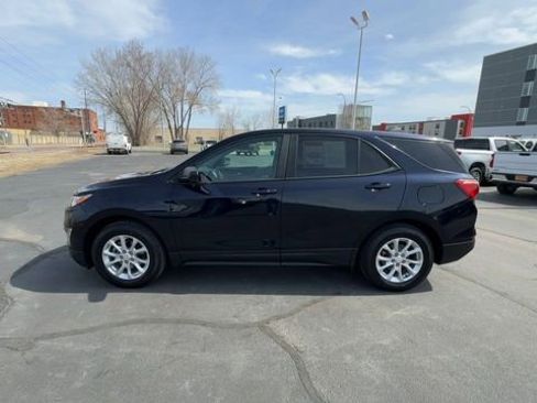 Used 2020 Chevrolet Equinox LS w/ LS Convenience Package image 5