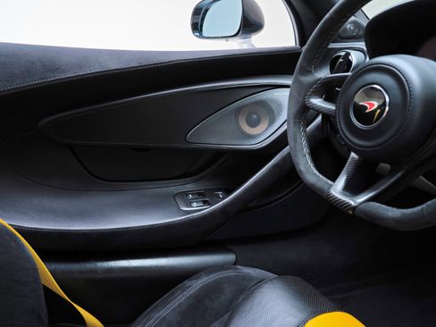 Used 2017 McLaren 570S RWD image 63