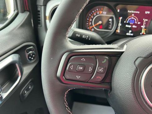 New 2025 Jeep Gladiator Willys image 16