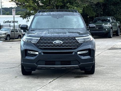 Used 2024 Ford Explorer XLT w/ Equipment Group 202A RWD image 2