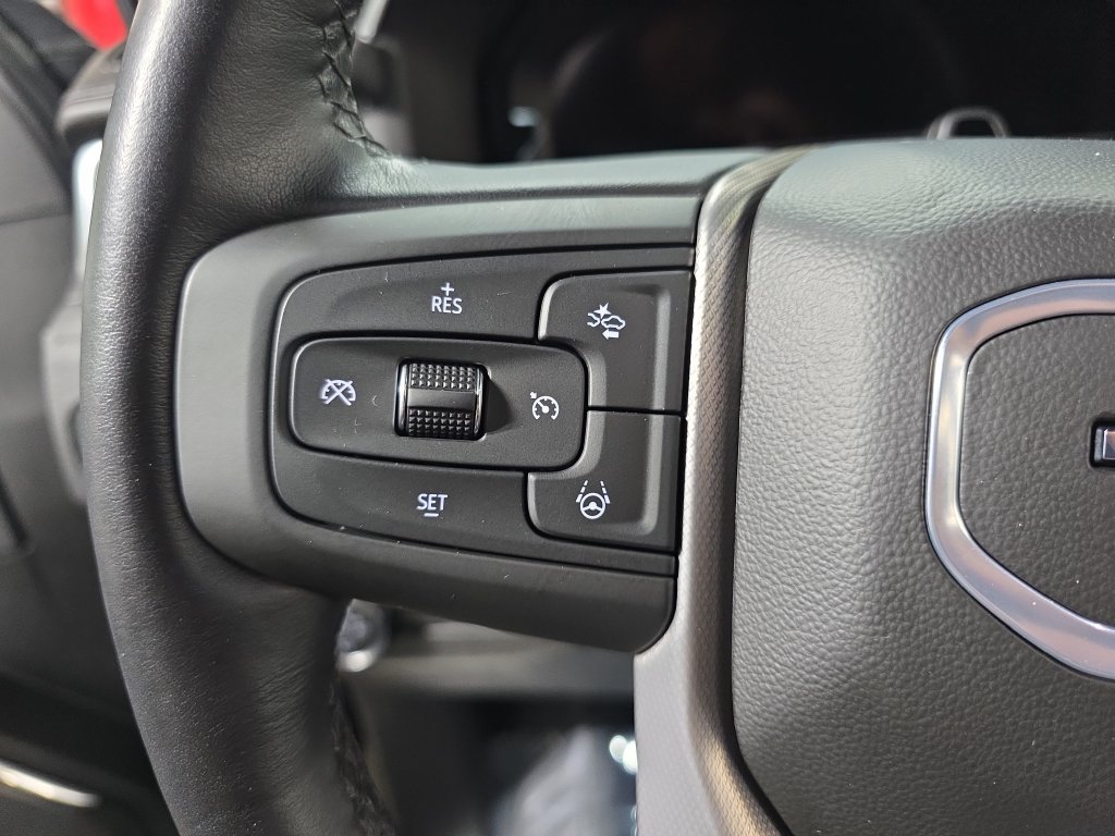 Used 2024 GMC Yukon Denali w/ Advanced Technology Package AWD/4WD image 17