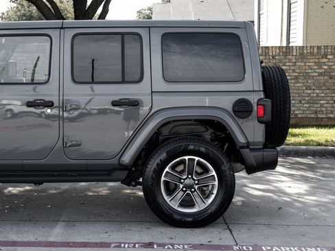 Used 2022 Jeep Wrangler Unlimited Sahara w/ Cold Weather Group image 22