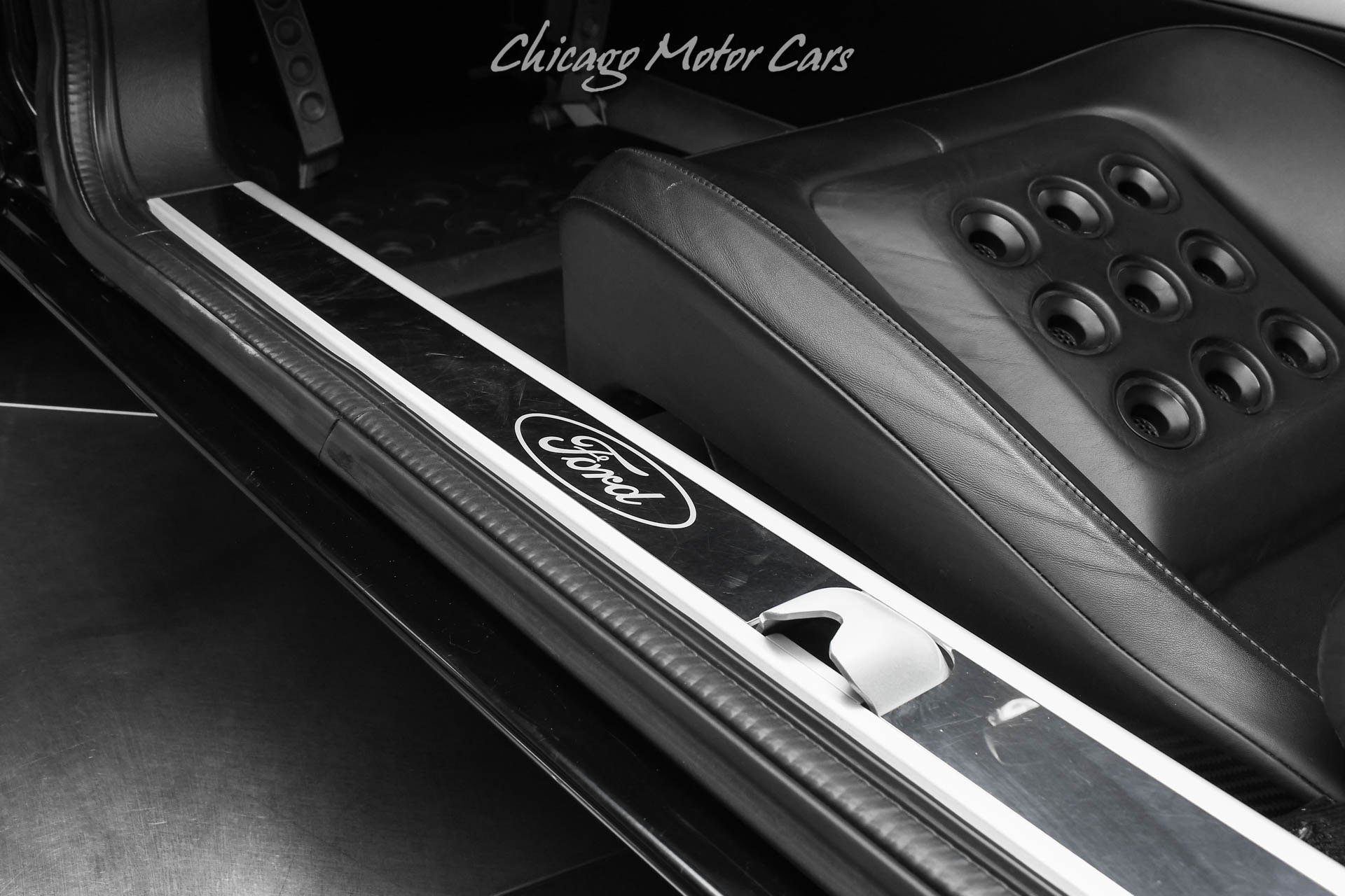 Used 2006 Ford GT RWD image 22