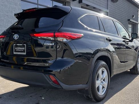 Used 2021 Toyota Highlander LE image 8