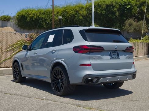 Used 2024 BMW X5 xDrive40i w/ M Sport Package AWD/4WD image 25